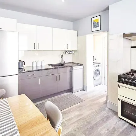 Apartament House 3 Bedroomed House *